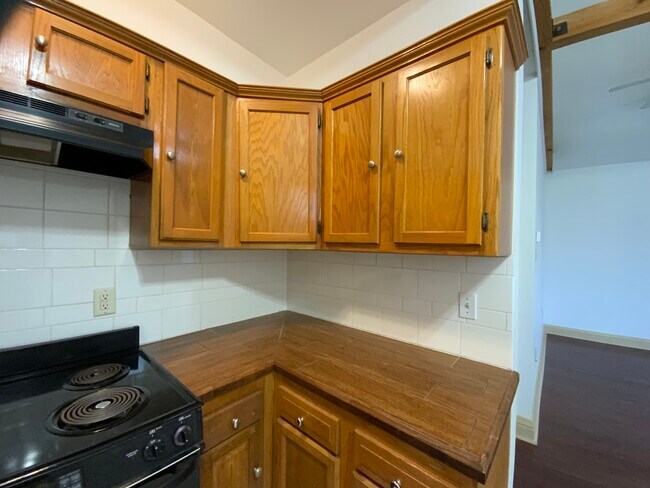 Building Photo - 1911 Ricouard Rd