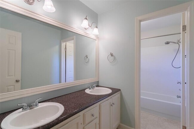 Building Photo - 149 Ledyard Dr