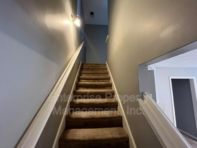 Building Photo - 9125 Cinderhill Cove E