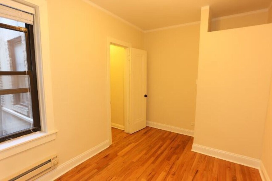 Building Photo - 626 W Patterson Ave