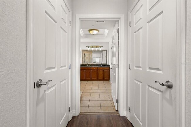 Building Photo - 1100 Sunset View Cir