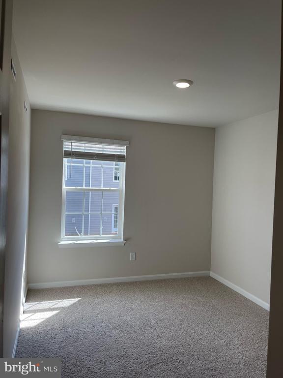 Building Photo - 258 Baker Dr