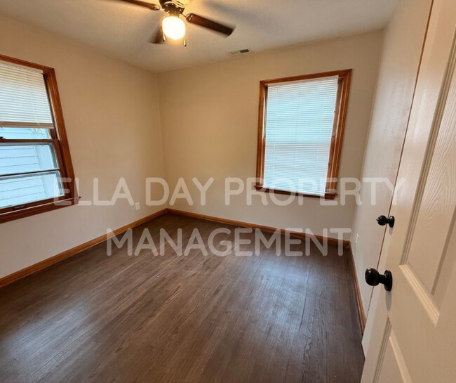 Building Photo - 2512 S Ellis St