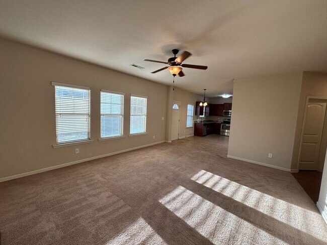 Building Photo - 1322 Ingersoll Dr