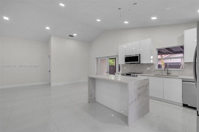 Building Photo - 803 NW 133rd Ct