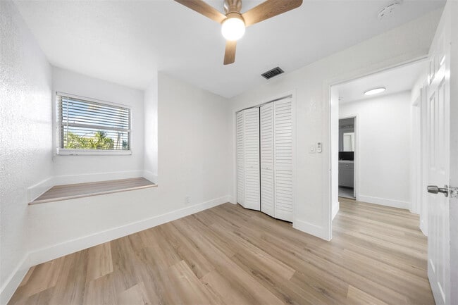 Building Photo - 20 NW 7th Ave