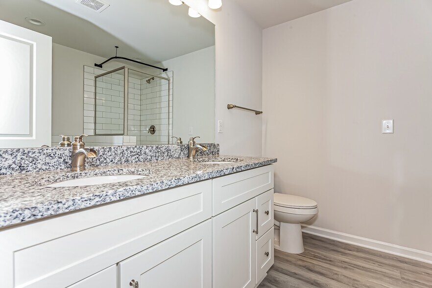 Building Photo - 7823 Bellhaven Blvd