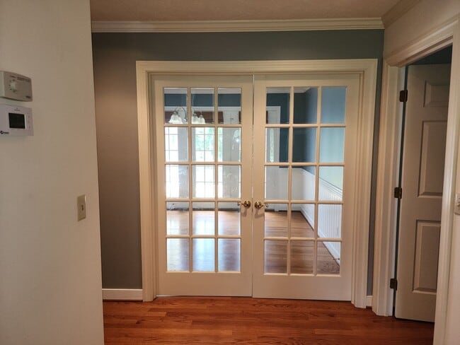 Building Photo - Incredible Spacious Home in Five Lakes!