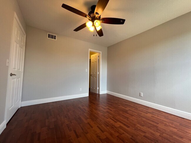 Building Photo - 364 Northpointe Ct