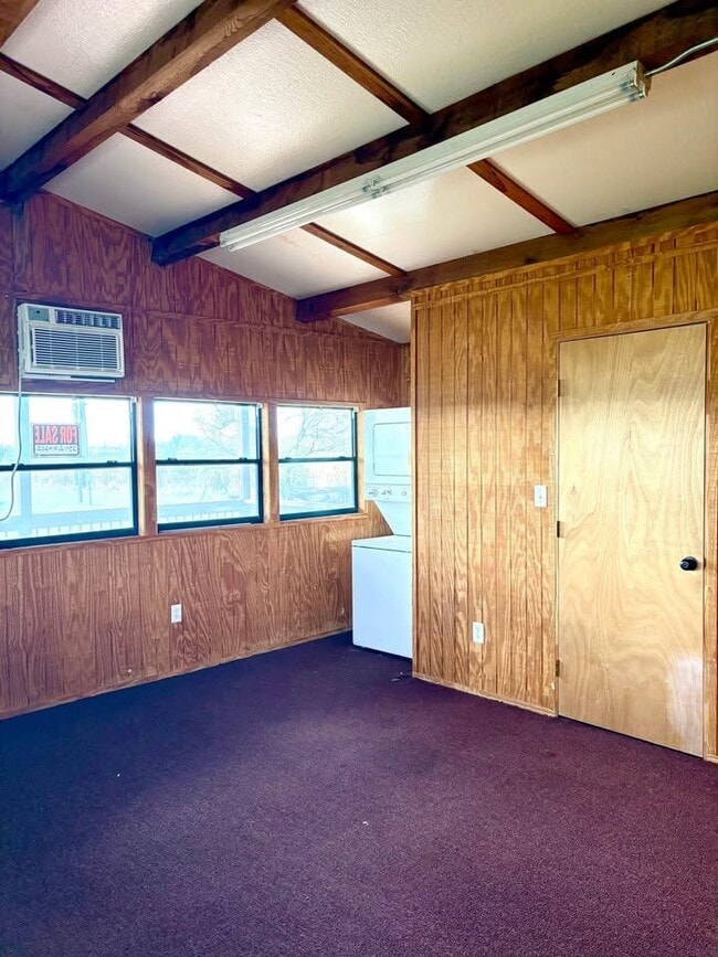Building Photo - 150 Private Road 1610