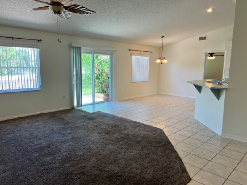 Building Photo - 6217 Cross Creek Blvd