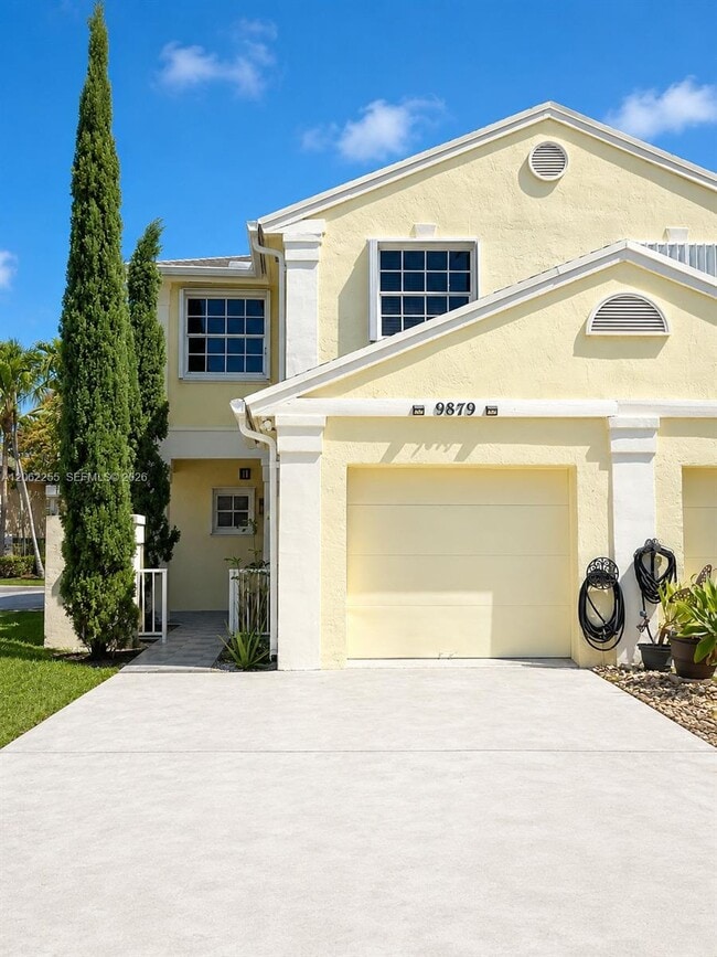 Building Photo - 9879 SW 118th Pl