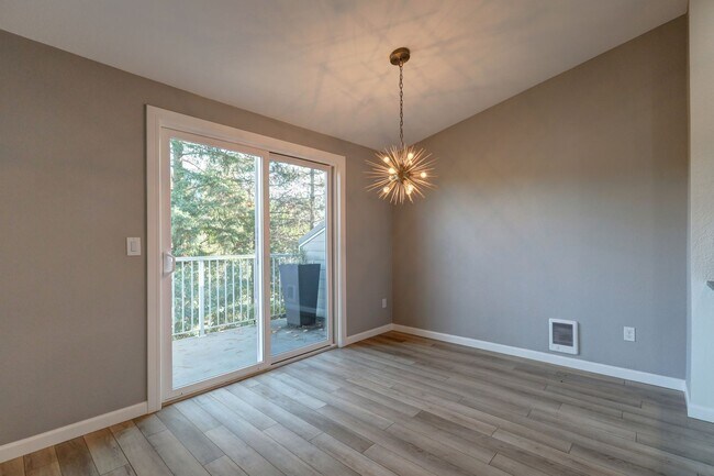 Building Photo - Spacious 2bd + DEN, 1.75ba Condo available in the heart of Issaquah!