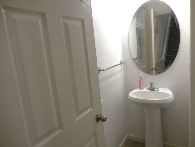 Building Photo - **SPECIAL! One Month Free!** - Spacious Madison Townhome Near Travis AFB with Solar & Garage