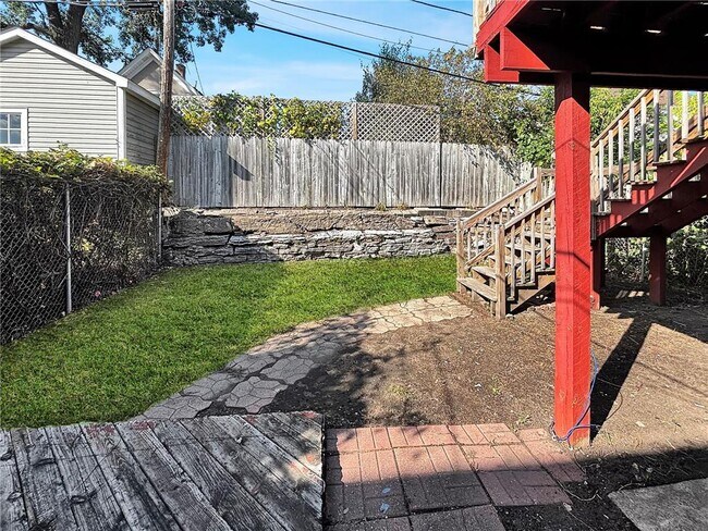 Building Photo - 417 Mt Ida St