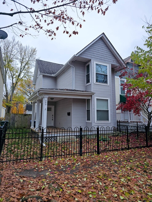 Building Photo - 389 W 4th Ave