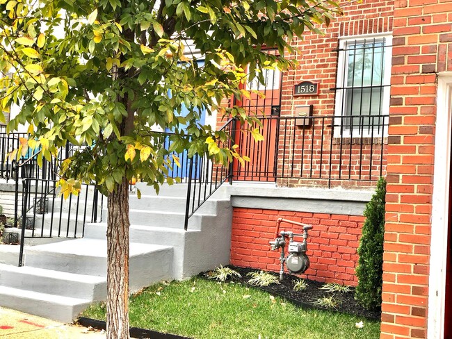 Primary Photo - Cute House On a Quiet Street! Pets Welcome!