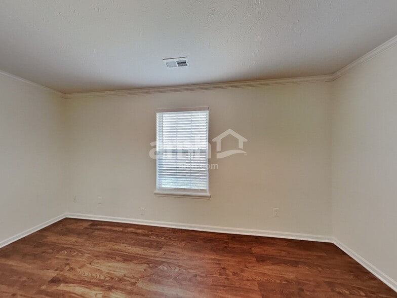 Building Photo - 8284 Shattuck Dr