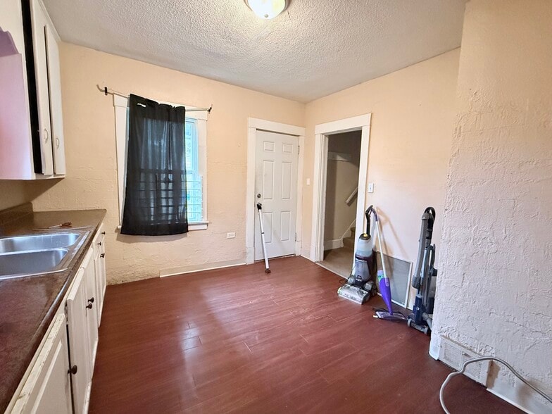 Building Photo - 2747 Rush Blvd