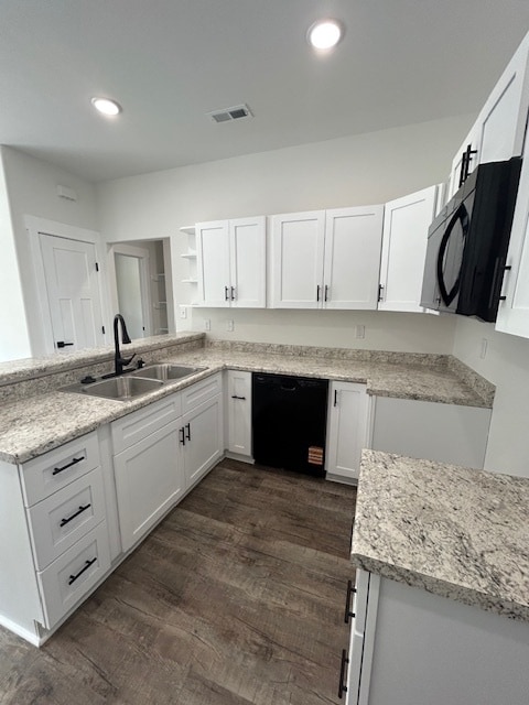 Building Photo - 587 Panich St