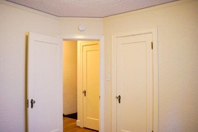 Building Photo - Stunning 1930s Townhouse in Spanish-style ...