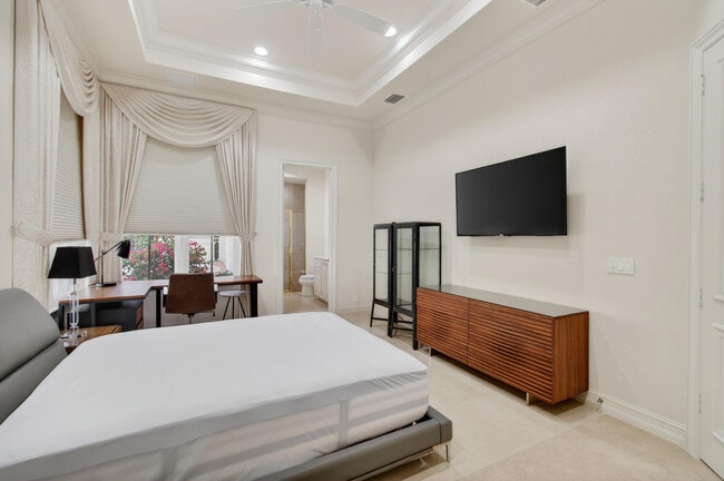 Building Photo - 331 Mizner Lake Estates Dr