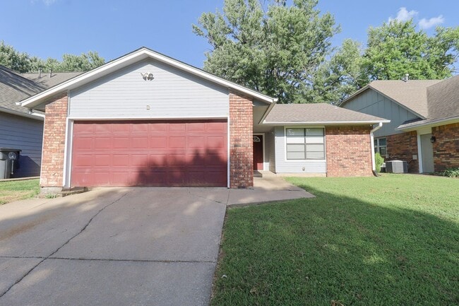 Building Photo - This Beautiful Home by Hunter Park is Wait...