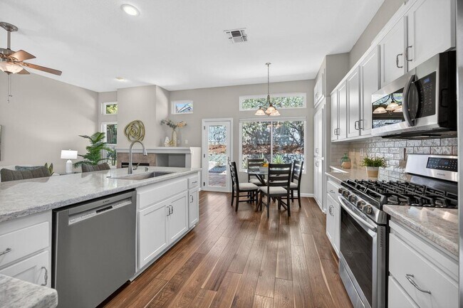 Building Photo - 2726 Genesee Dr