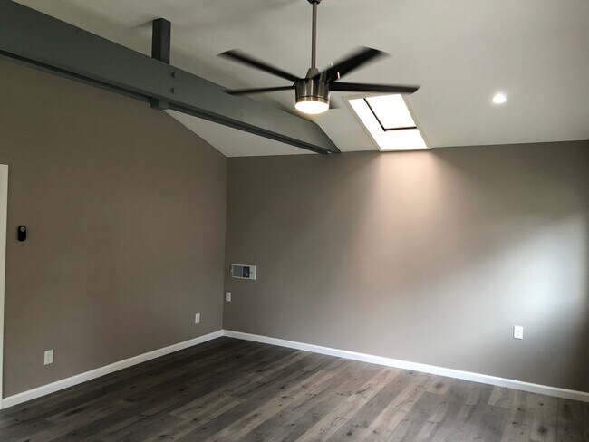 Building Photo - BEAUTIFUL & SPACIOUS 1 BR COTTAGE IN QUIET CUL-DE-SAC IN CLAIREMONT