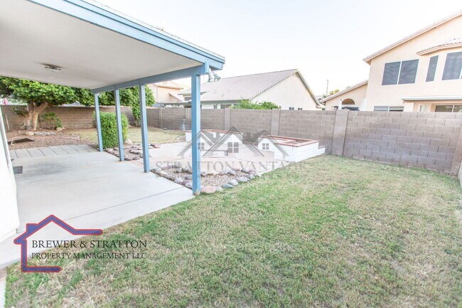 Building Photo - 1431 E Encinas Ave