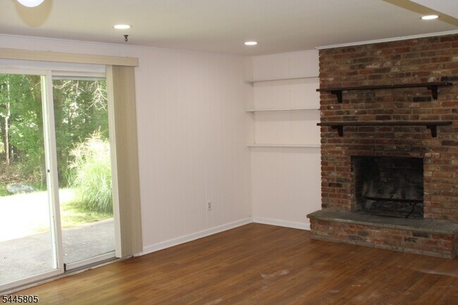 Building Photo - 36 Cortright Rd