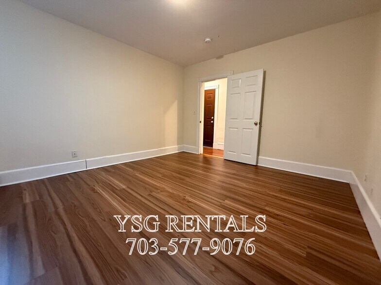 Building Photo - 38 Calumet St