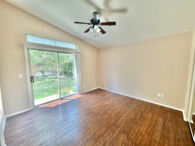 Building Photo - Darling one story home