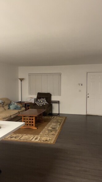 Front entry - 73641 Sunnyslope Dr