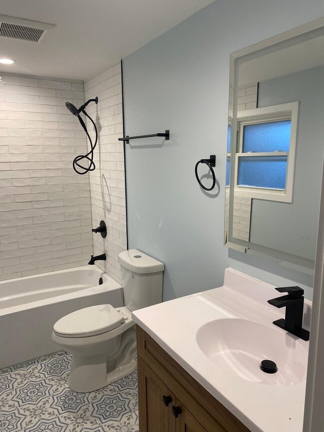 Building Photo - 8409 Newland Ave