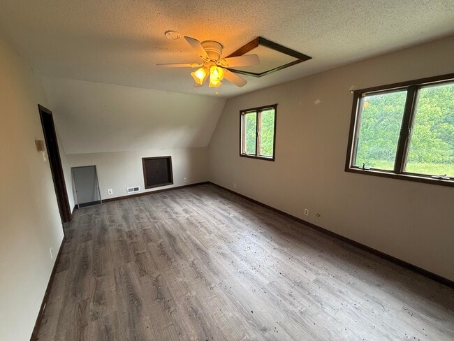 Building Photo - 4284 State Rd J