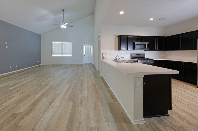 Building Photo - 5542 Redwood Summit Ln