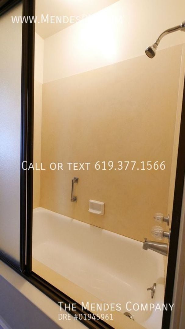 Building Photo - College Rental on 54th St.