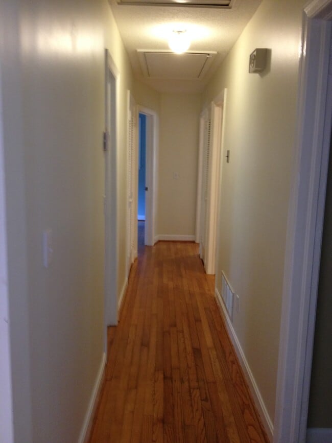 Hall - 231 Vincenne Rd