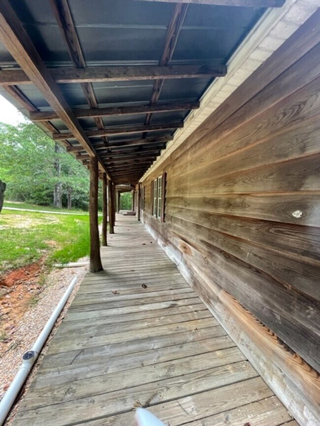 Building Photo - Rustic home in Citronelle