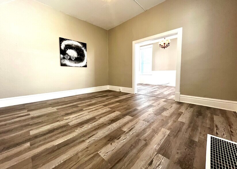 Building Photo - 211 Broadway Ave