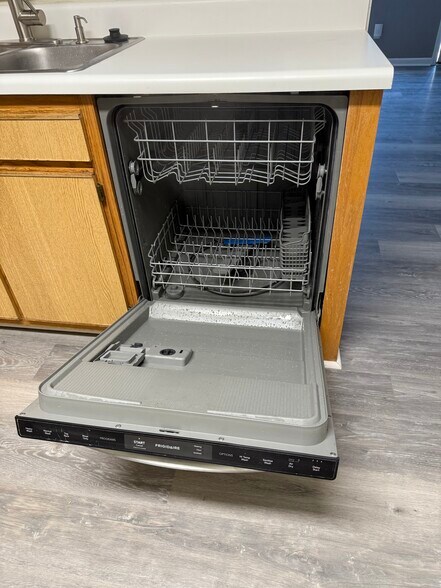 Dishwasher - 101 Davis St
