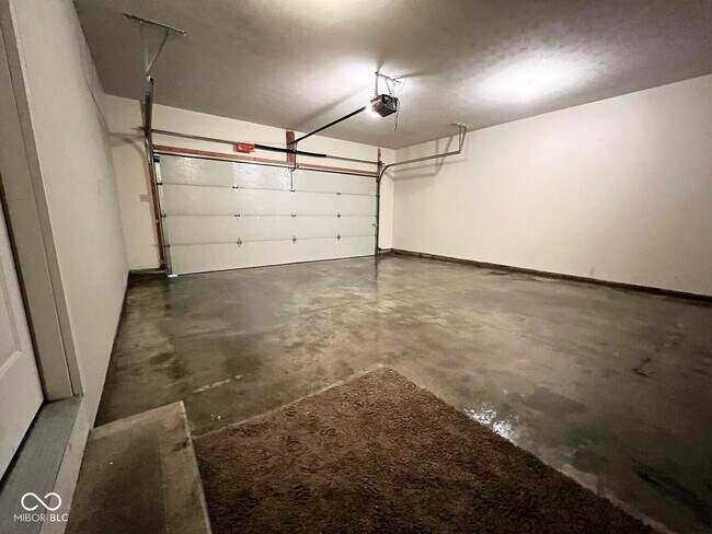 Building Photo - 731 W Gaston Dr