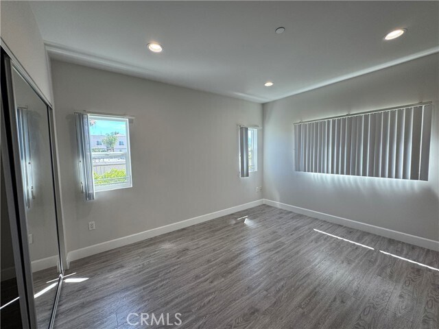 Building Photo - 5432 Hermitage Ave