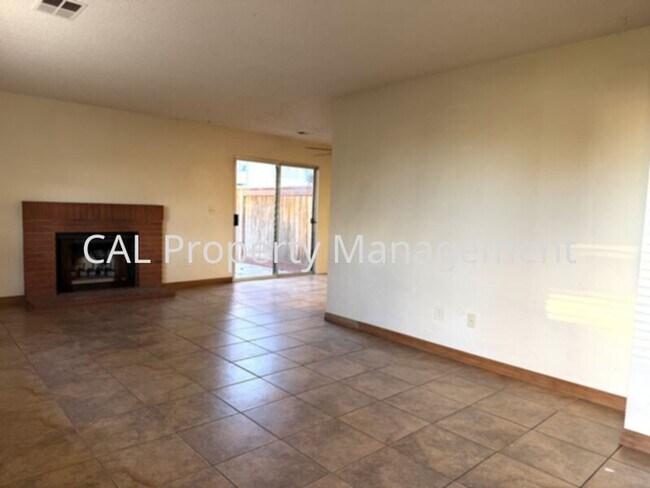 Building Photo - Northgate Village Condo 2-Bedroom 1-Bathroom!
