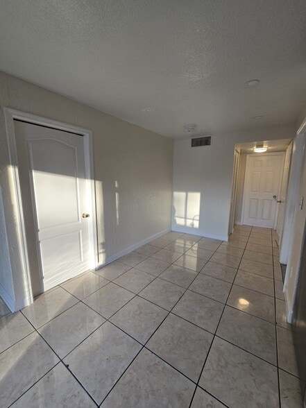 Building Photo - 28021 SW 142nd Ct