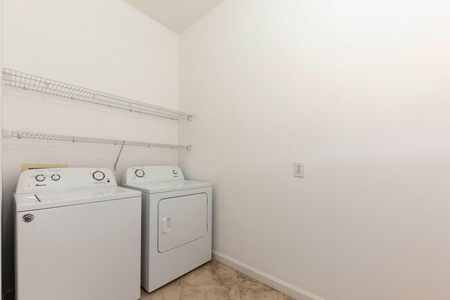 Building Photo - 3569 SW Sawgrass Villas Dr