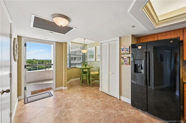 Building Photo - 8880 S Ocean Dr