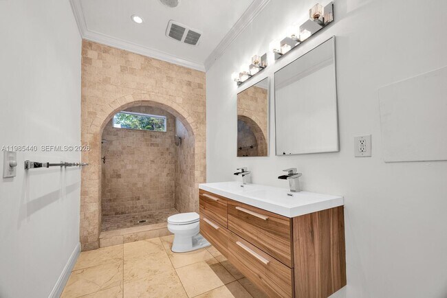 Building Photo - 517 Minorca Ave