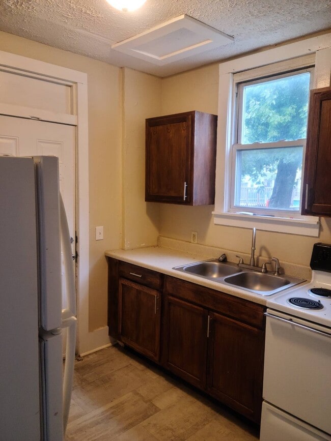 Building Photo - 218 Kennet Ct NW